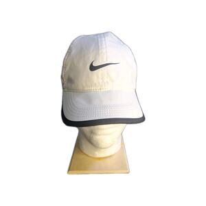 NIKE DRI-FIT White/Black Swoosh FEATHERLIGHT RUNNING HAT Gym Baseball Golf Cap